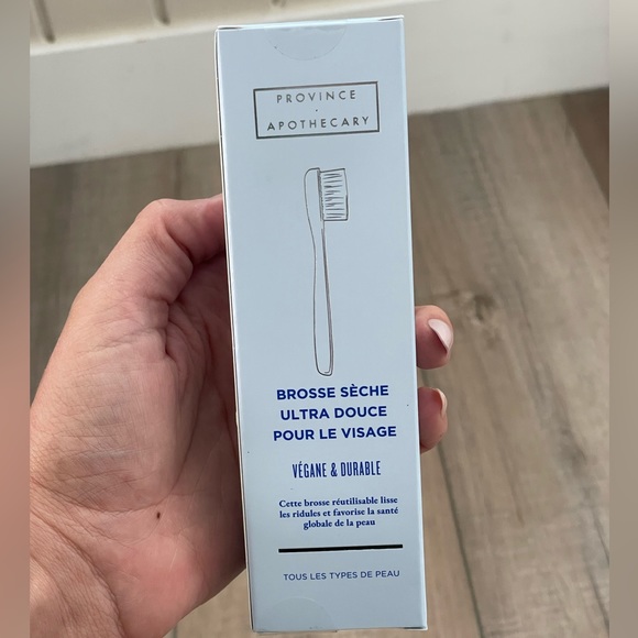 Ultra Soft Facial Dry Brush by Province Apothecary | Vegan ALL Skin Types - NWT - Picture 3 of 6